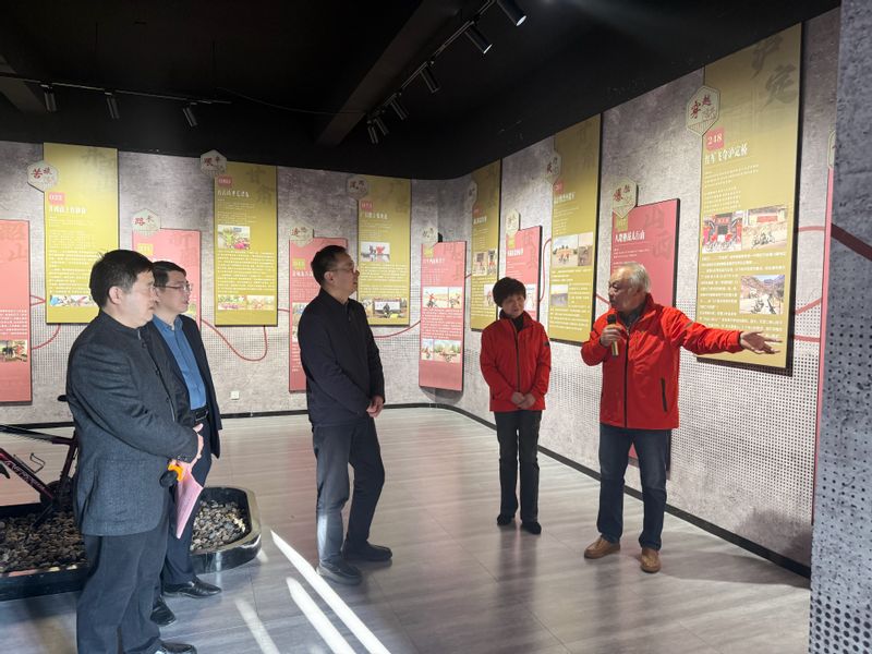 學校開展紅色“騎”跡體驗館捐贈...